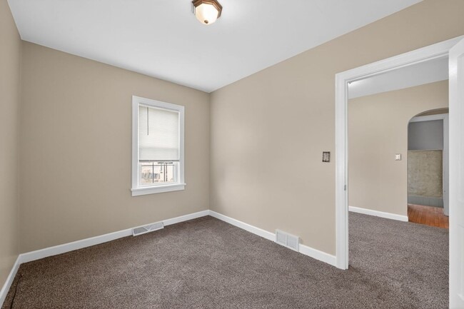 Building Photo - Updated Charming 2BR House in Plain Twp/Canton