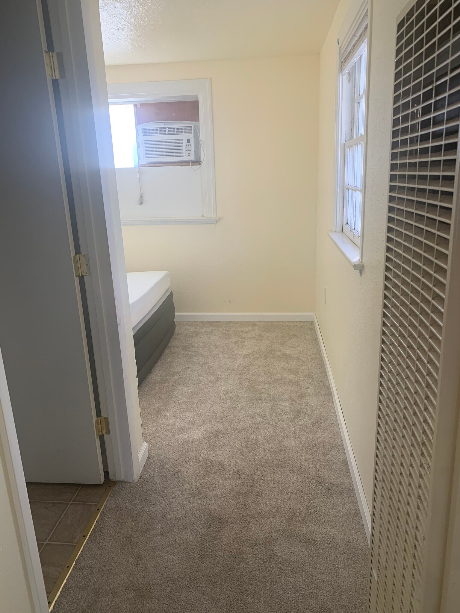 1 bedroom - 1380 Dartmouth Ave