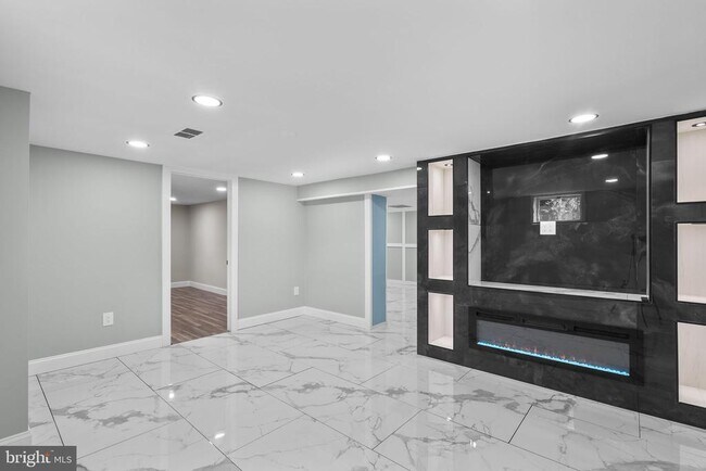 Building Photo - 3887 Shadywood Dr