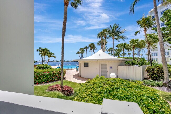 Building Photo - 2800 N Flagler Dr