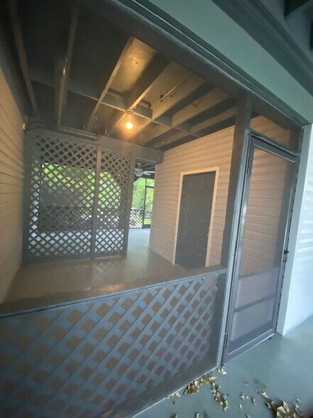 Building Photo - 17324 Whitewater Ct