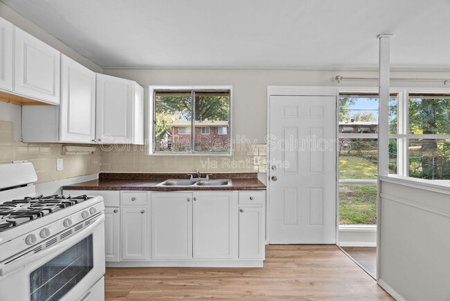 Building Photo - 10344 Viscount Dr