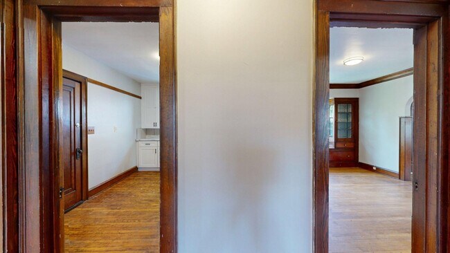 Building Photo - 4003 Behrwald Ave