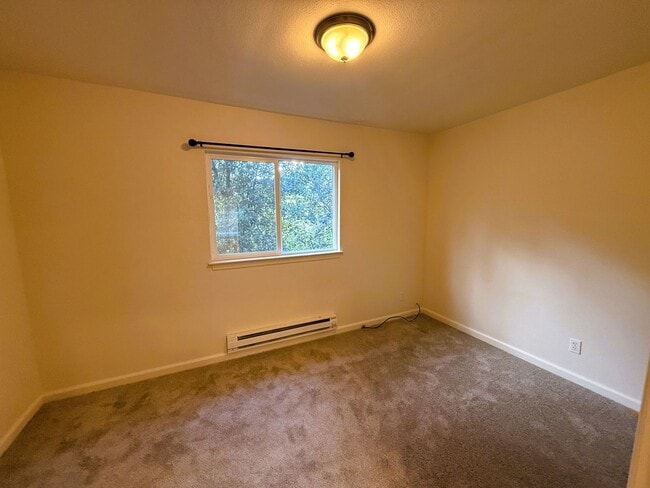 Building Photo - 17353 Park Ave