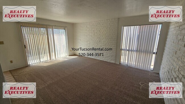 Building Photo - Fort Lowell & Campbell 2/1 - A/C and all appliances