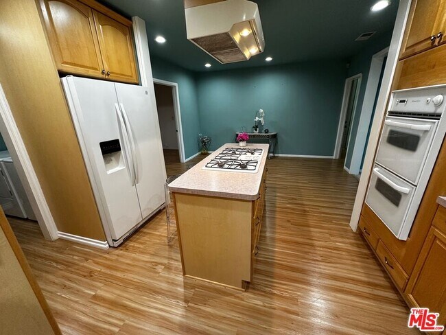 Building Photo - 3791 Olmsted Ave