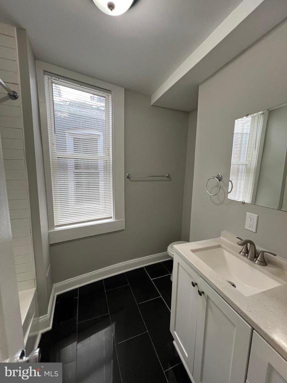 Building Photo - 1812 Rutland Ave