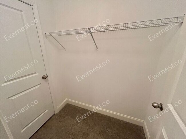 Building Photo - Spacious 3 Bed, 2.5 Bath Home with Modern Amenities / Available Soon!