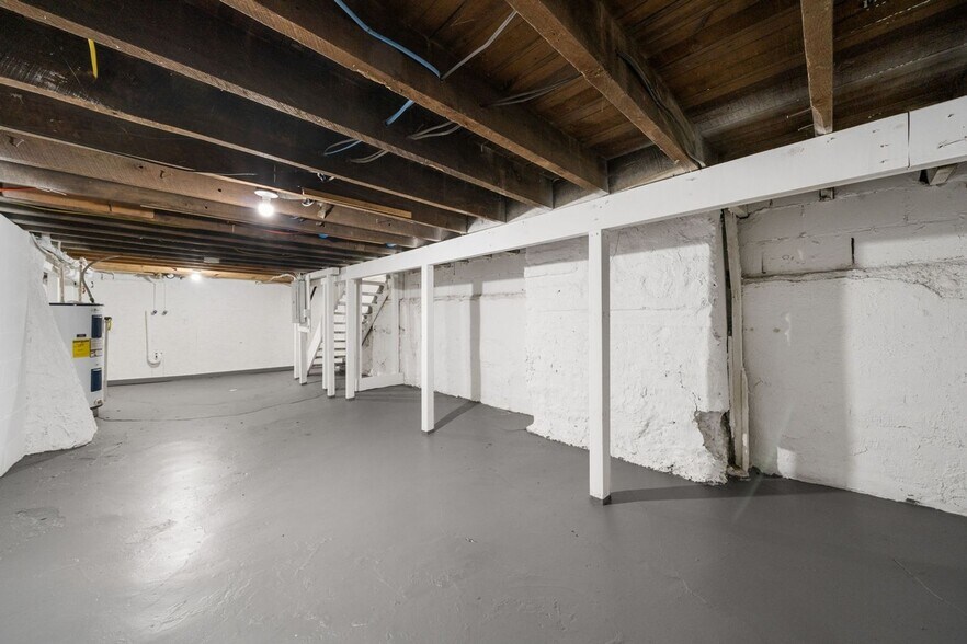 Building Photo - 786 Thomas Ave