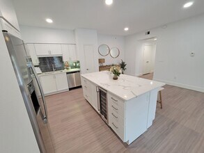 Building Photo - Pavilion Townplace at Inwood Village Apartments