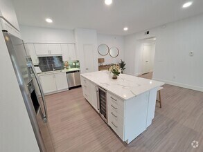 Building Photo - Pavilion Townplace at Inwood Village Apart...