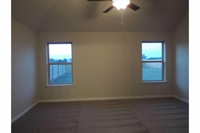 Building Photo - 3709 Mineral Dr