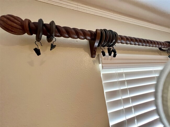 Building Photo - 10719 Creektree Dr