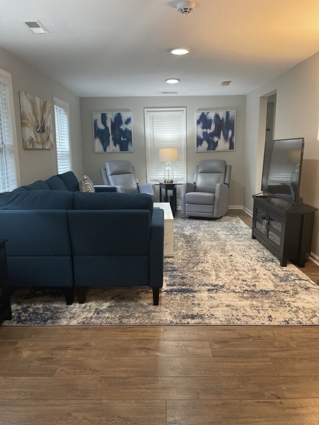 Building Photo - FULLY FURNISHED 408 Miles Road