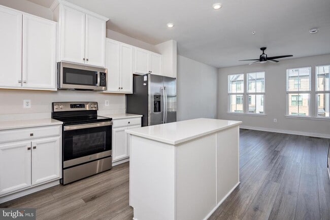Building Photo - 7903 Chatuga Wy