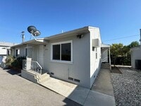 Building Photo - 2.0 bedroom in Pasadena California 91104