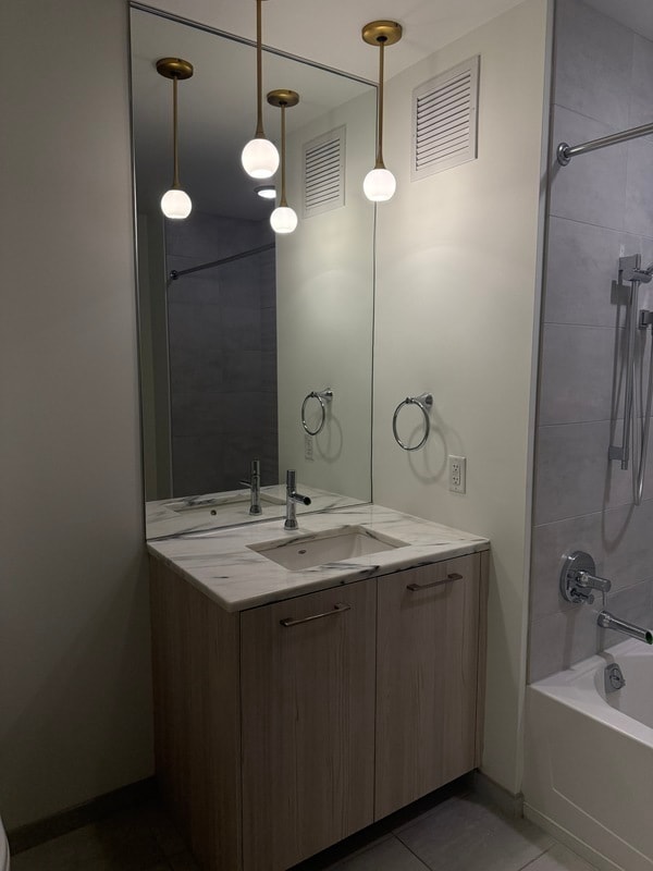 Building Photo - 641 W Lake St