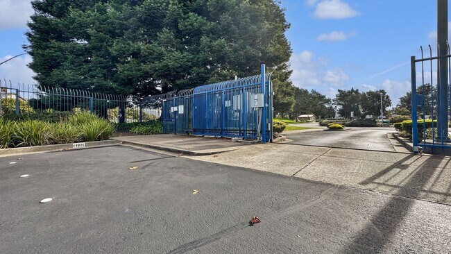 Building Photo - Exceptional Corner Unit w/ Wraparound Sout...