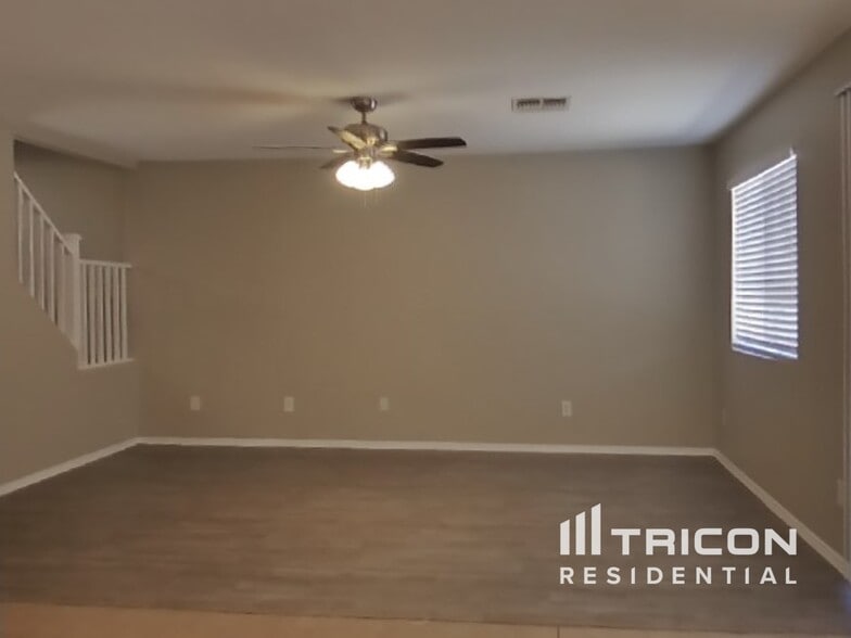 Building Photo - 43846 W Magnolia Rd