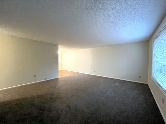 Building Photo - Bright 2-Bedroom Home with Open Living Area & Spacious Bedrooms