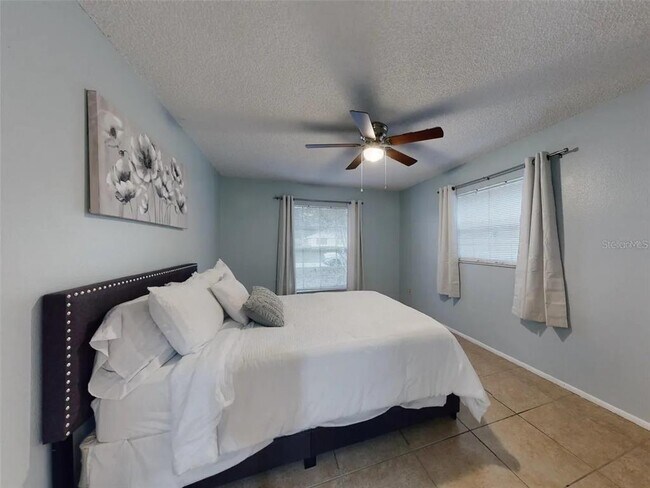 Building Photo - 1836 Plumtree Dr
