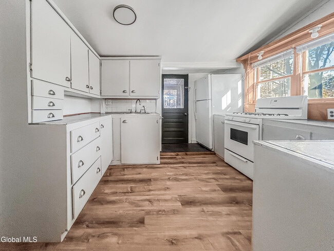 Building Photo - 196 Luzerne Rd