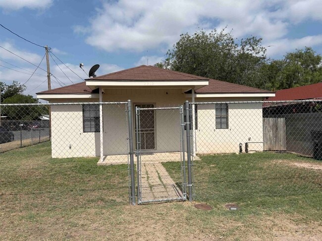Primary Photo - 2202 Main Ave