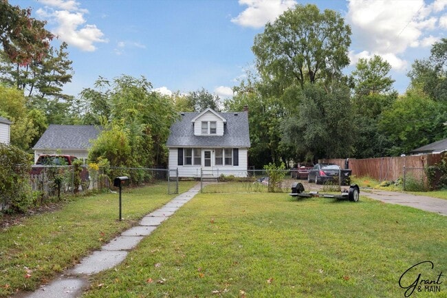 Primary Photo - 3 Bed Bungelow $1300.00/mo