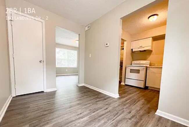 Building Photo - 154 Landings Dr