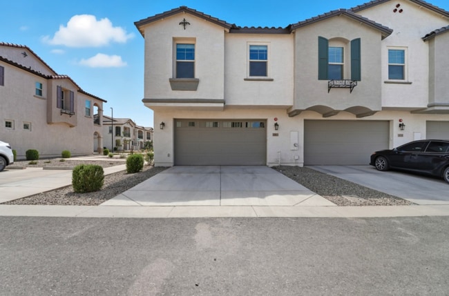 Building Photo - *Like Brand New Luxurious Modern 3 Bedroom 2 Bath Townhome in Warner Meadows!**