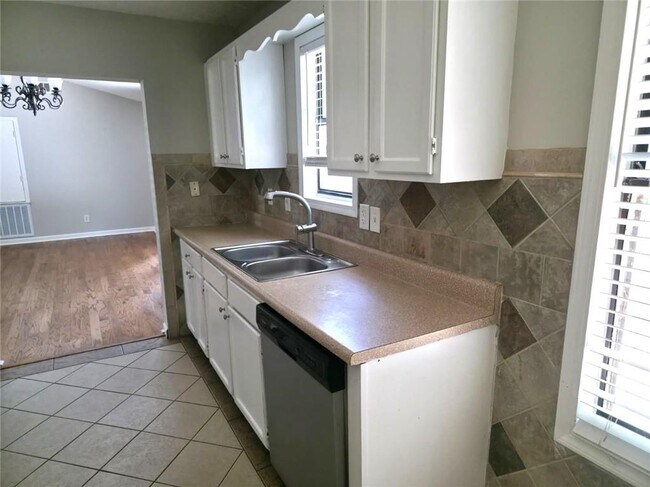 Building Photo - 3407 Owens Pass NW