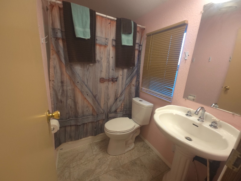 Building Photo - 7871 S Pistol Hill Rd