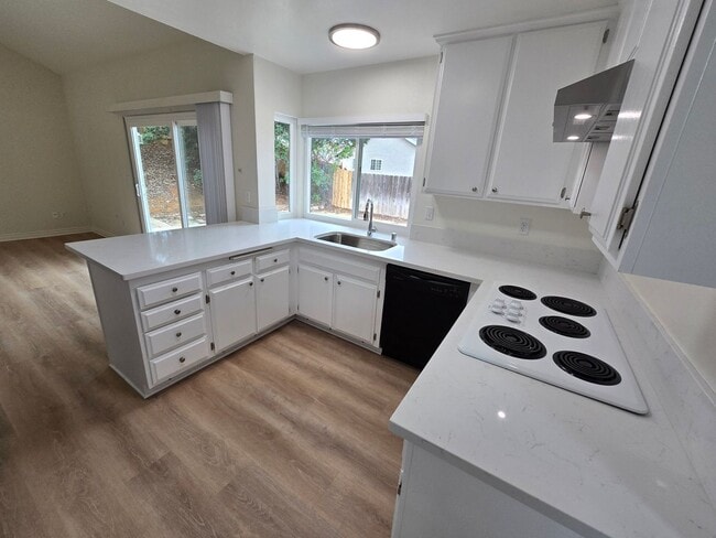 Building Photo - Rancho Penasquitos 2-story. 4 br., 3 ba.