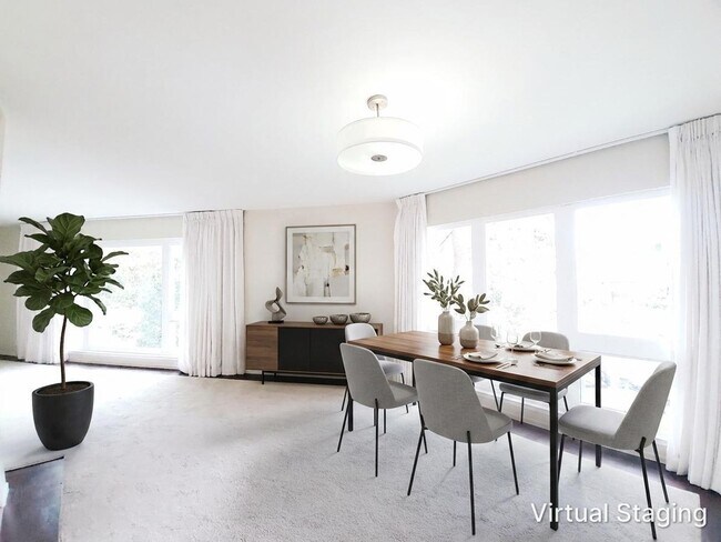 Building Photo - Lovely top floor condo unit; 2 bed/ 2 bath