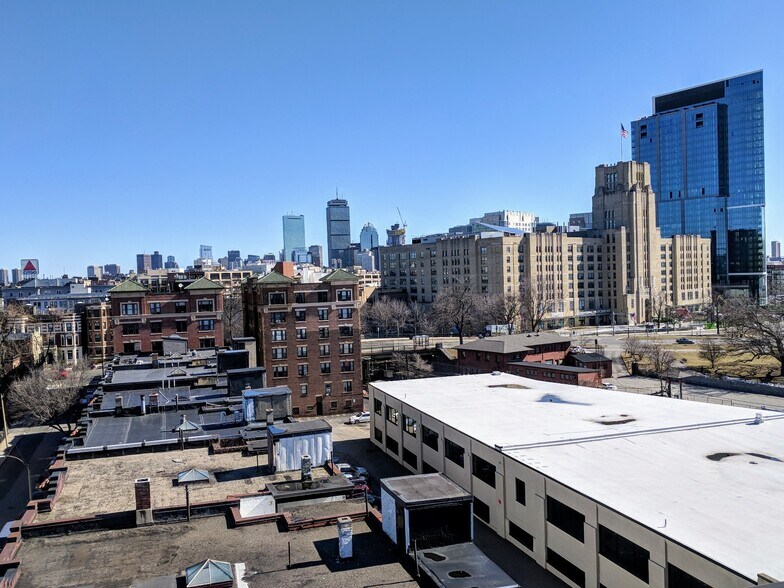 Building Photo - 101 Monmouth St