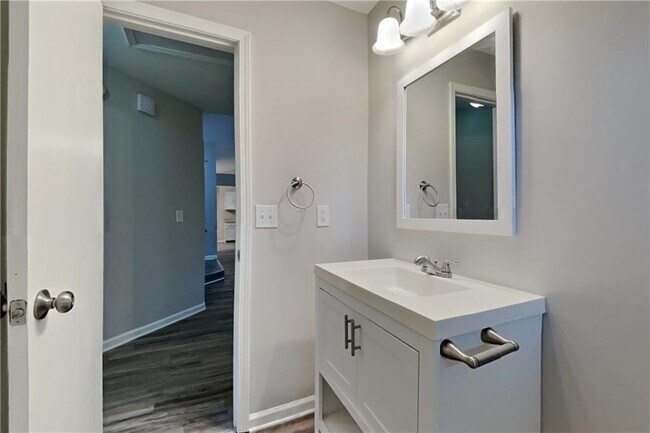 Building Photo - 5990 Bayside Dr NW