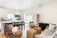 Building Photo - 6218 Pembroke Dr