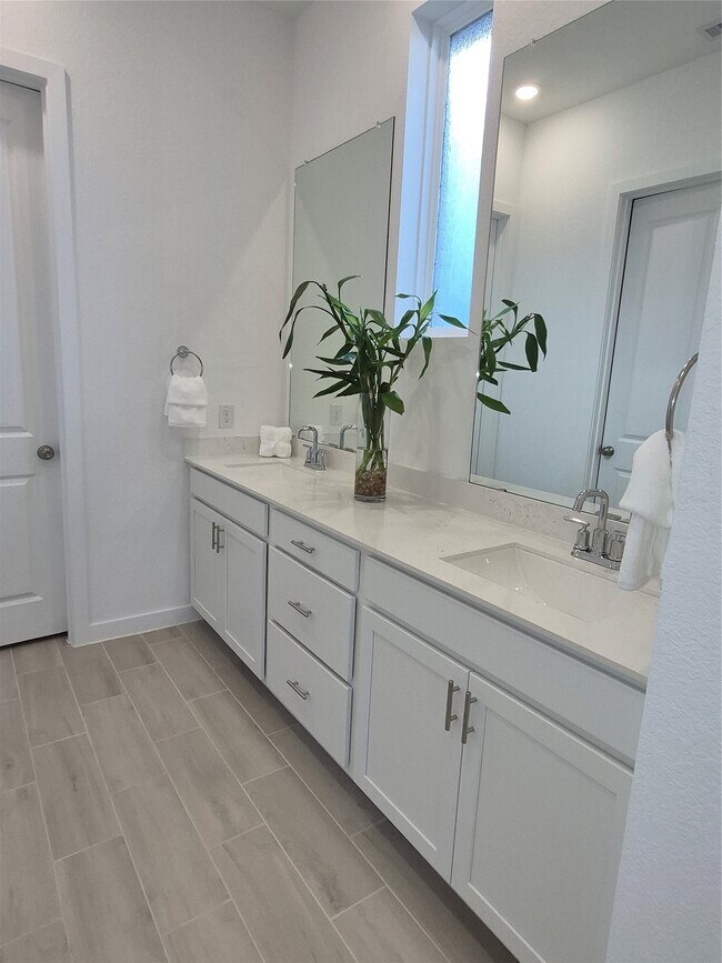 Building Photo - 31007 Golden Felipe St