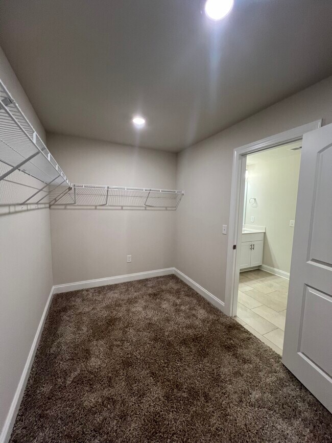 Building Photo - 3630 Mathewson Way