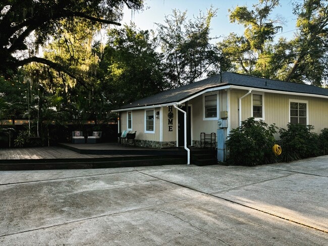 Yard - 117 W Flora St