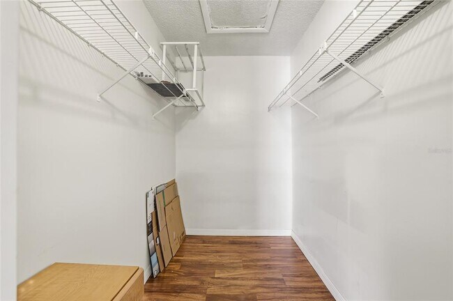 Building Photo - 4004 Nestle Oaks Pl