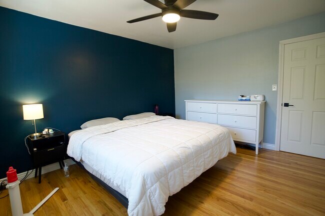 Building Photo - 303 Quebec St