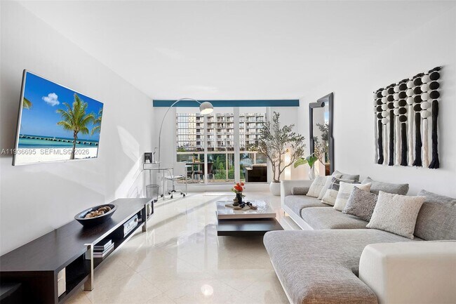 Building Photo - 2301 Collins Ave