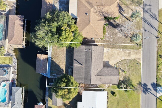 Building Photo - 205 Sunset Ln