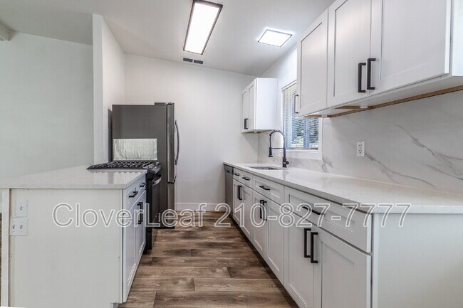 Building Photo - 9631 Ivy Bend St