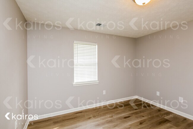 Building Photo - 385 Deerpark Drive