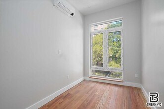 Building Photo - 3 bedroom in Brooklyn NY 11206
