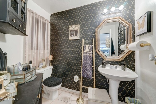 Building Photo - 2744 S Raven