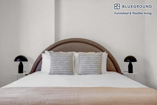 Building Photo - 360 W 34th St.