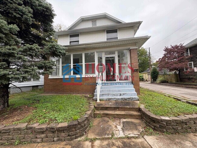 Primary Photo - Spacious 3 Bedroom House | Two-Story | Loc...